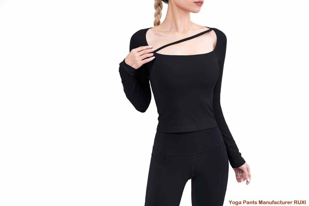 जेब के साथ लंबा योग पैंट