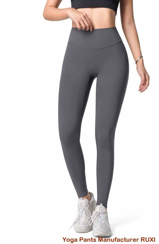 स्पोर्ट शॉर्ट्स स्क्रंच